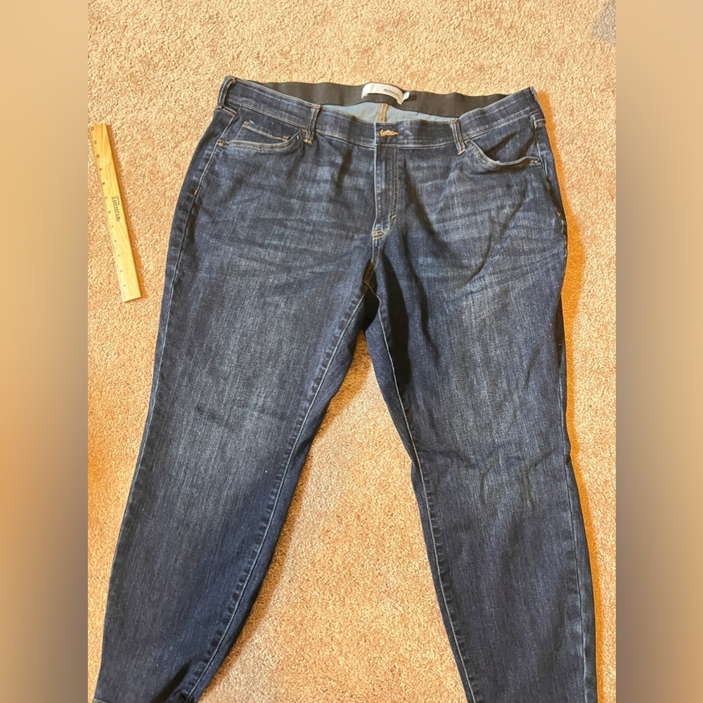 Sonoma 20W dark denim straight leg jeans.
